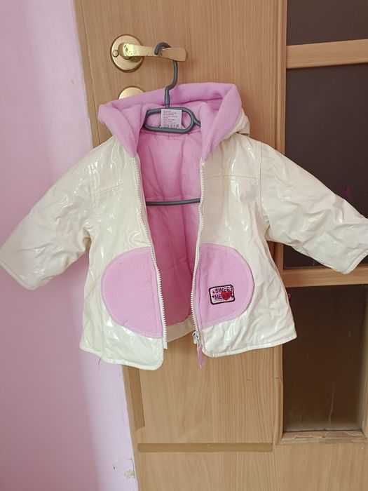 Dziecięca kurteczka przeciwdeszczowa 68