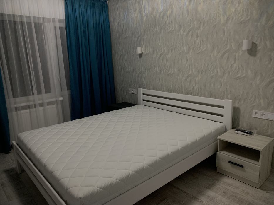 Здається 2 км квартира подобово. 800 грн з людини.