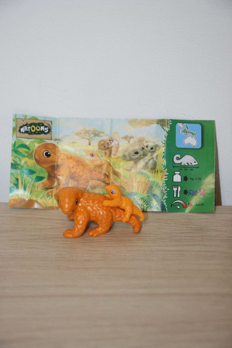 Kinder EN124 - Natoons - Hanging Animals