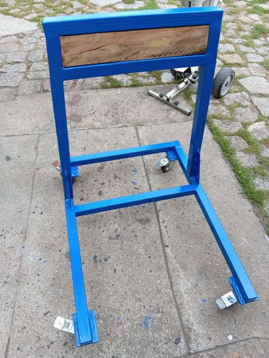 Stojak pod silnik zaburtowy