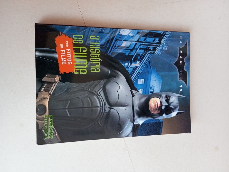 Batman begins a história do filme com fotos do filme