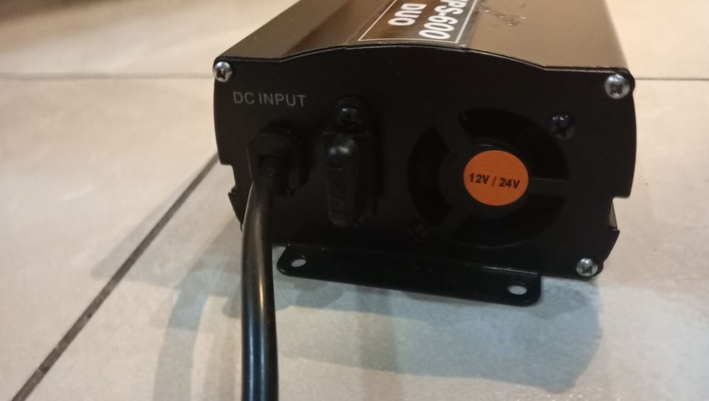 Przetwornica samochodowa 12/24VDC/230 VAC