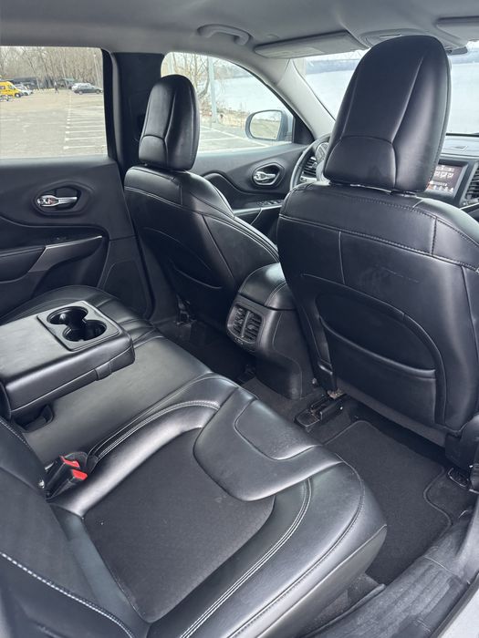 Продам Jeep Cherokee в рассрочку, викуп авто