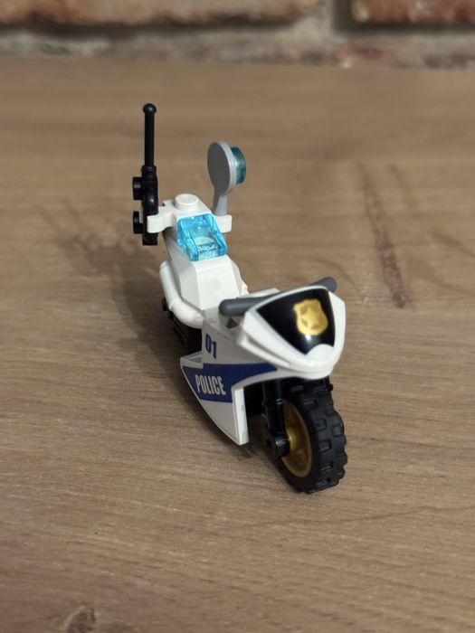 Lego 60137 motocykl motor