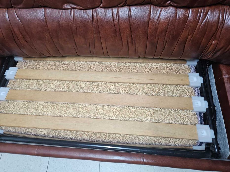 Sofá Cama em pele