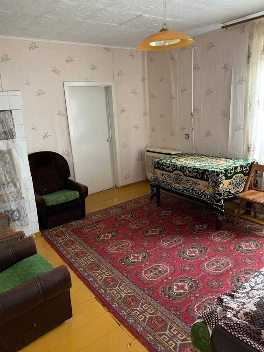 Продаж земельної ділянки з будинком в Чернігівській обл., с. Клочків