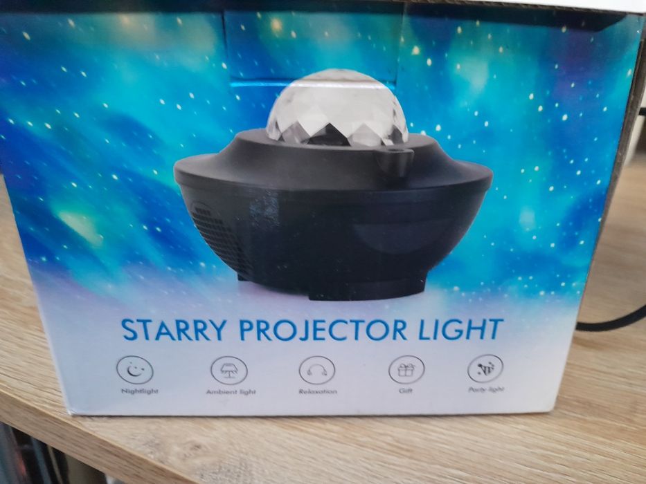 Lampka projektor gwiazd z głośnikiem i pilotem bl-xk01 bluetooth