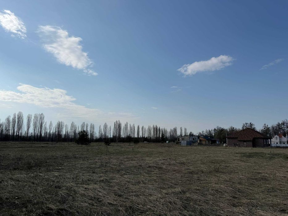 Продаж земельної ділянки під забудову котеджного містечка с.Дмитрівка