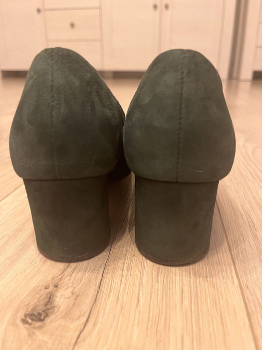 Czółenka Tamaris 39 zamszowe słupek