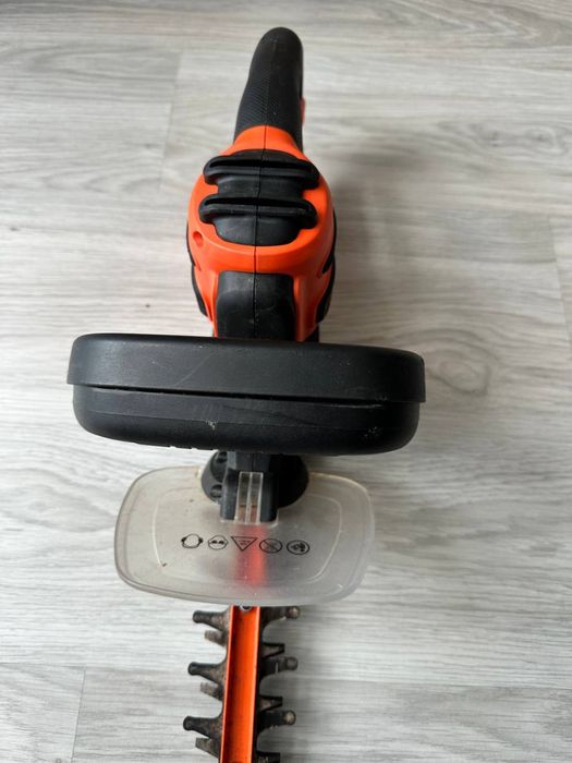 Електричний кущоріз BLACK+DECKER BEHTS401, 500W
