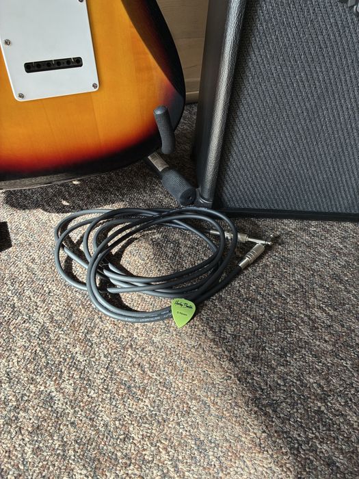 Zestaw Gitara Aria+ Wzmacniacz Line 6 spider