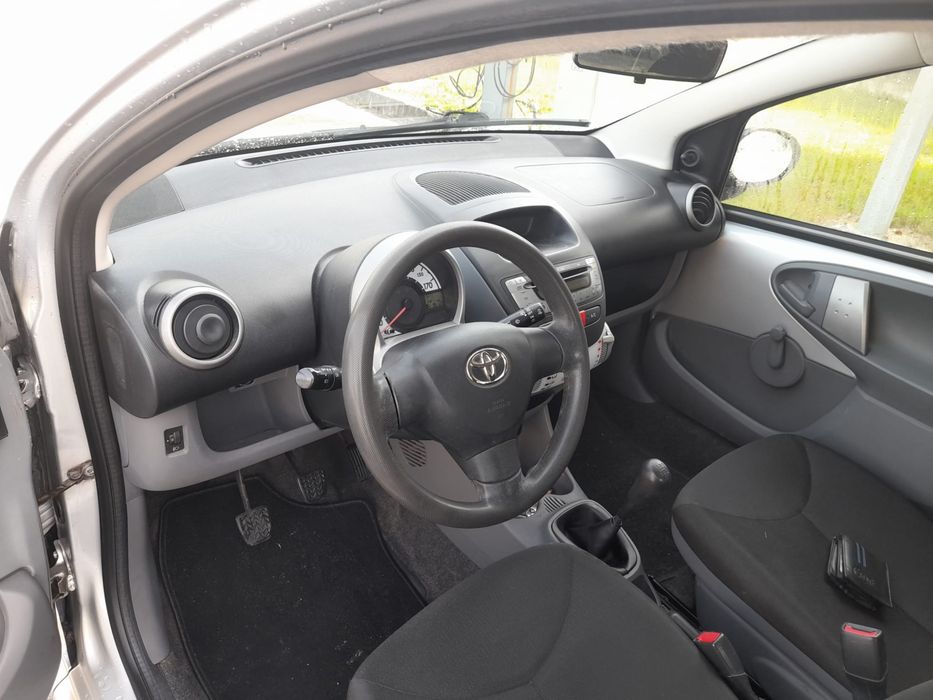 Toyota Yago 1.0 com AC e Radio