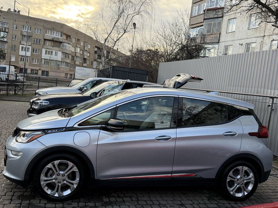 Chevrolet bolt EV продам автомобіль