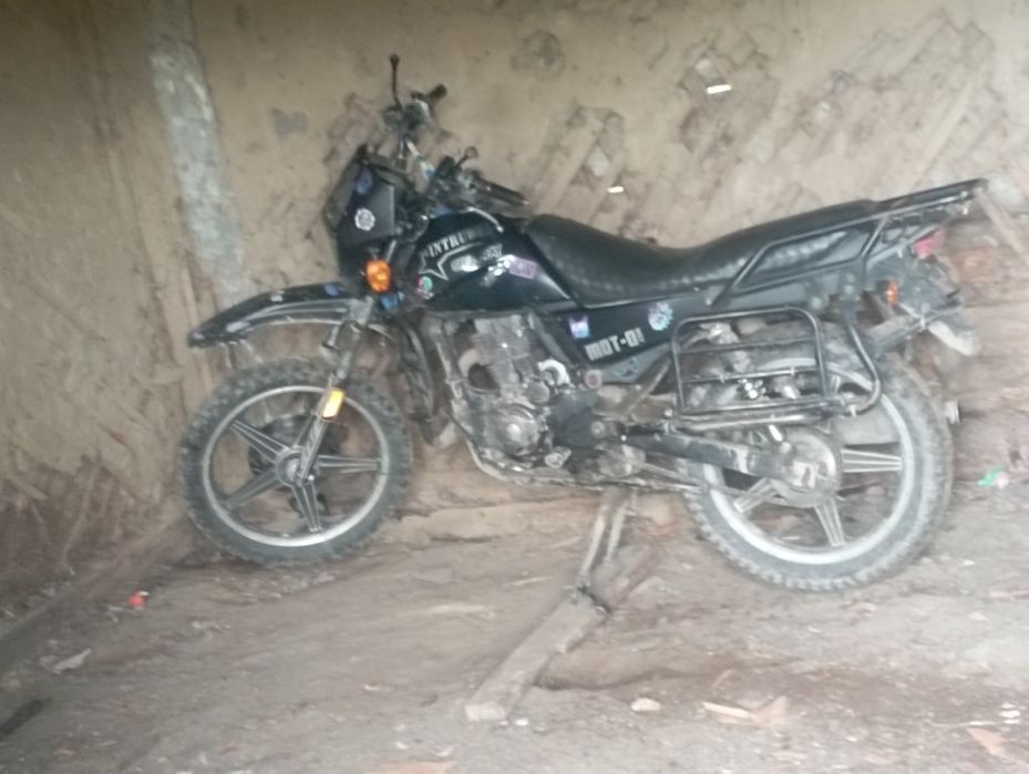 Продам мото шинрай інтрудер 200