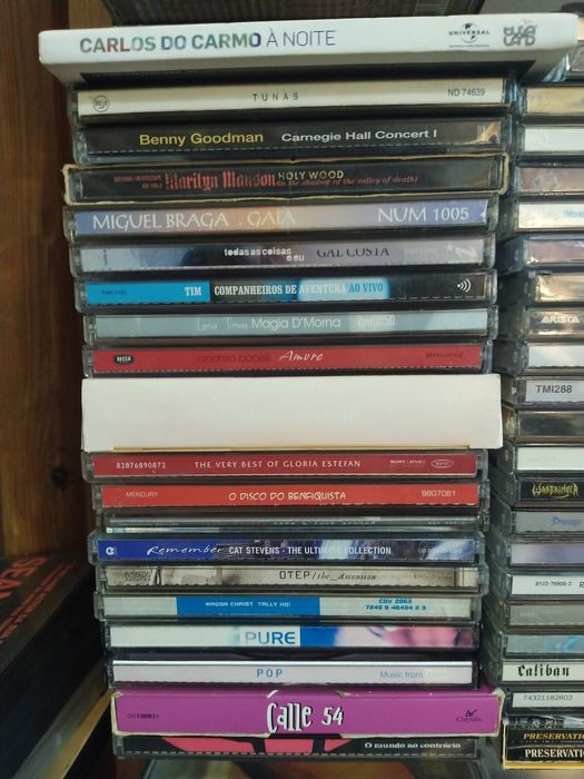 Lote 1000 CD's música portuguesa e estrangeira