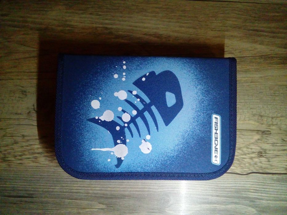 piórnik szkolny herlitz fishbone