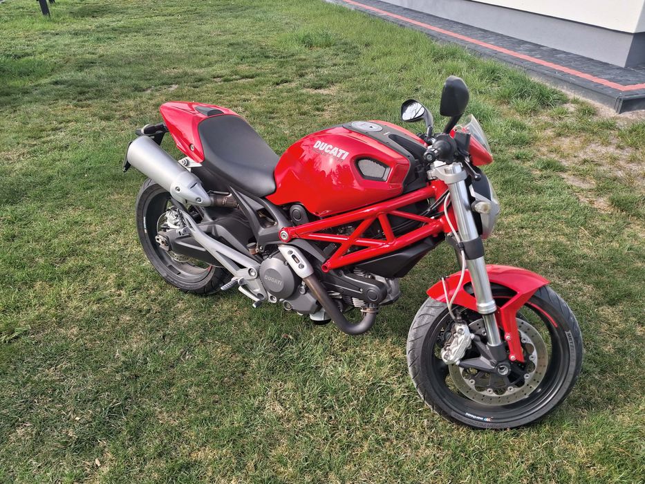 Ducati Monster 696