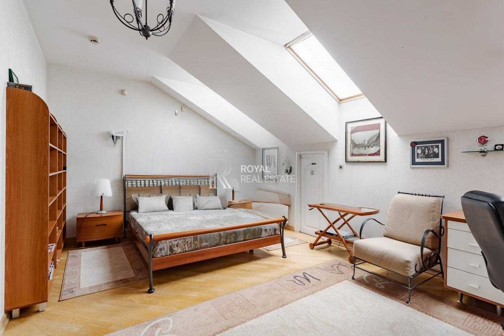 Продаж Квартира 5кім. 325м2 вул. Софіївська Дворівнева Газ Метро