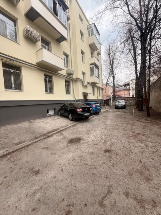 Продам 2 ком квартиру парк Шевченко!