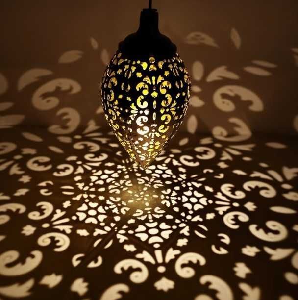 Lampa ogrodowa - solarna, wisząca z podświetleniem ambient.