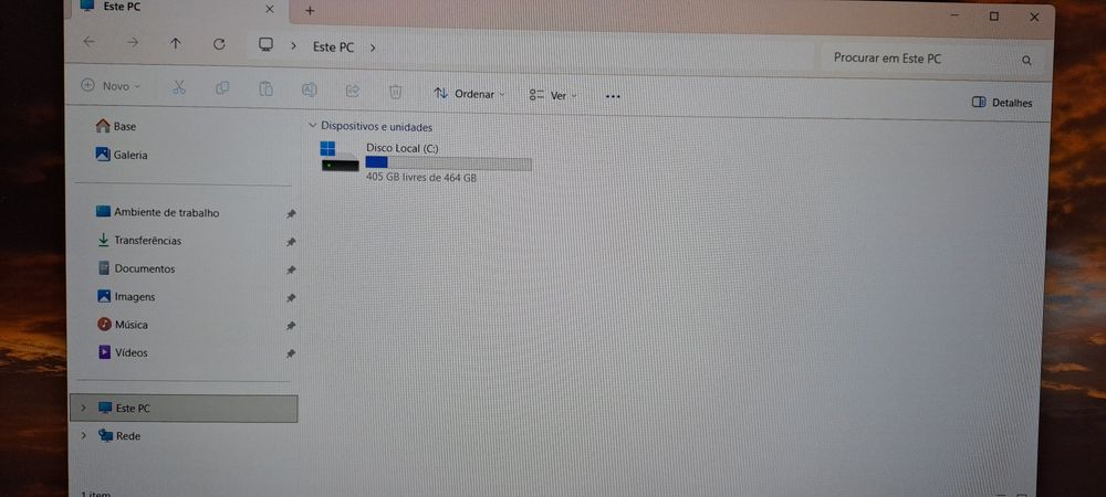 Vende-de portátil Dell Precision 7520.
Gráfica dedicada Nvidia Quadro
