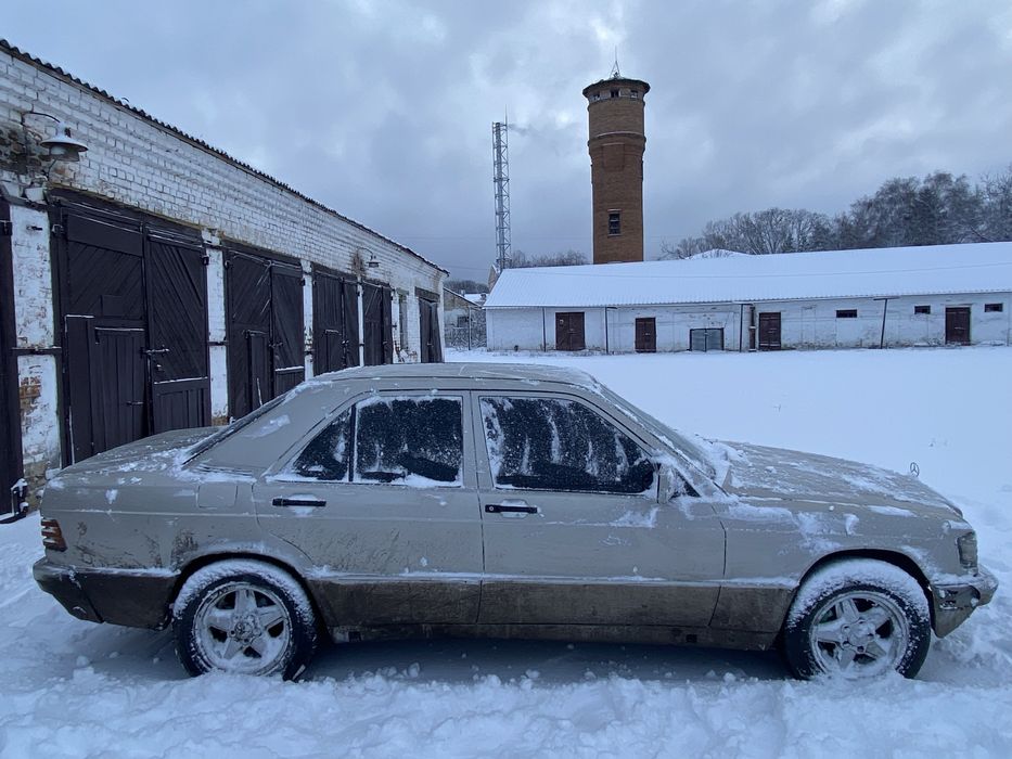 Разбор запчастей Mercedes benz w201 m102 2.0