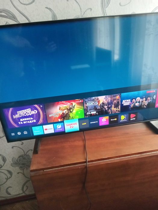Продам телевізор Samsung UE50AU8000UXUA