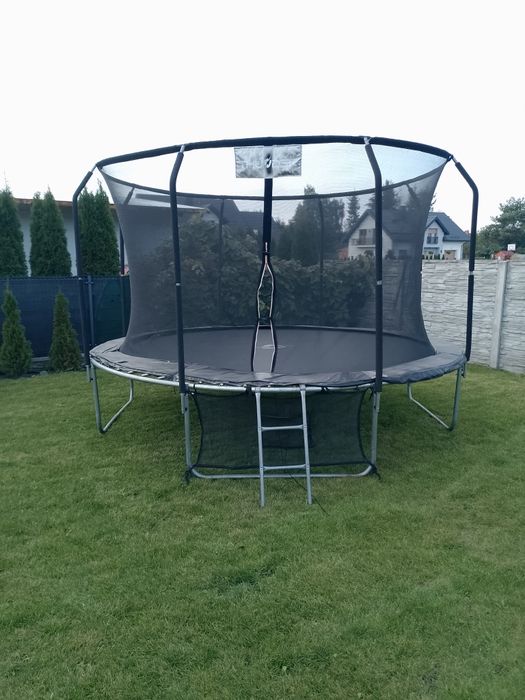 Trampolina ogrodowa