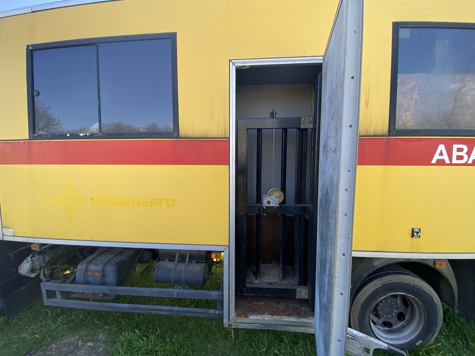Аварійка шасі евакуатор-пов. маса 10т кунг побутівка битовка вагончик.