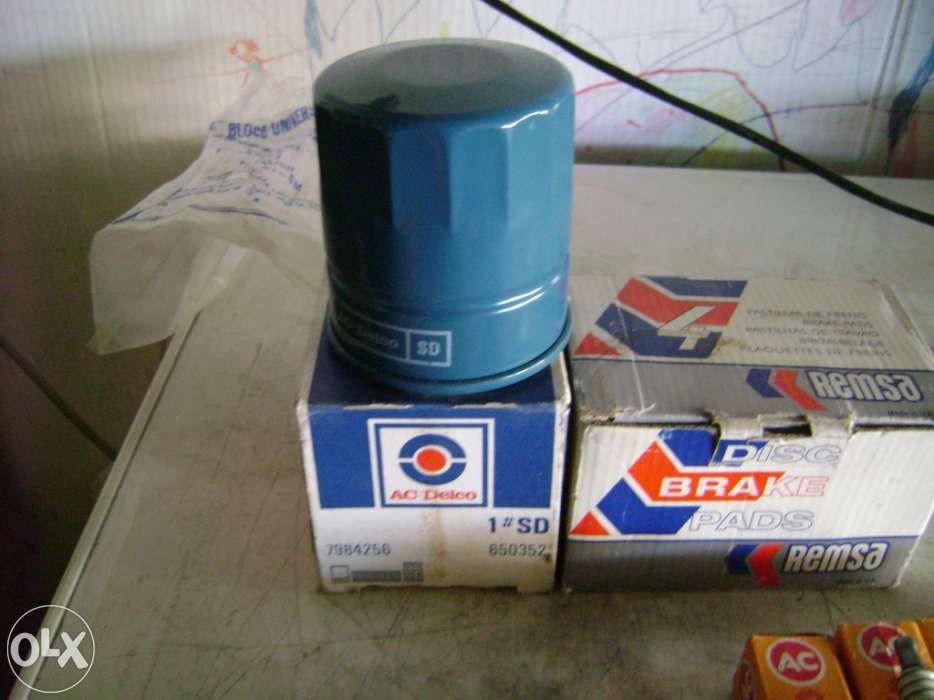 Vendo pecas para peugeot 504/505 Pneus ímpar