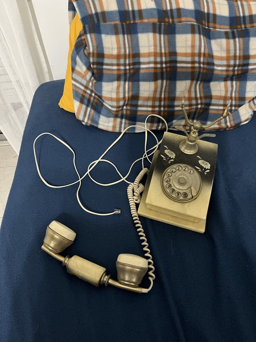 Telefone fixo antigo