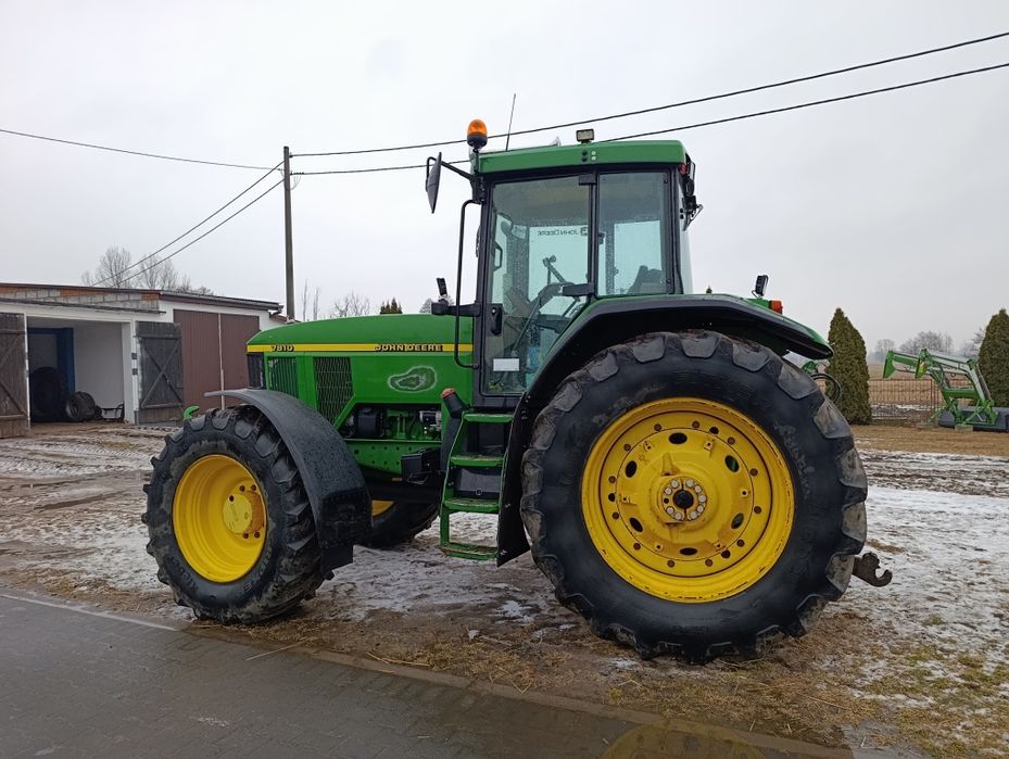 Ciągnik John Deere 7810