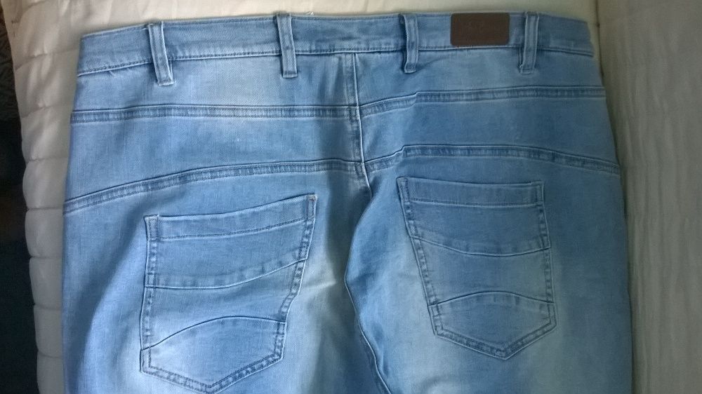 Spodnie damskie krótkie - Jeans z lykrą