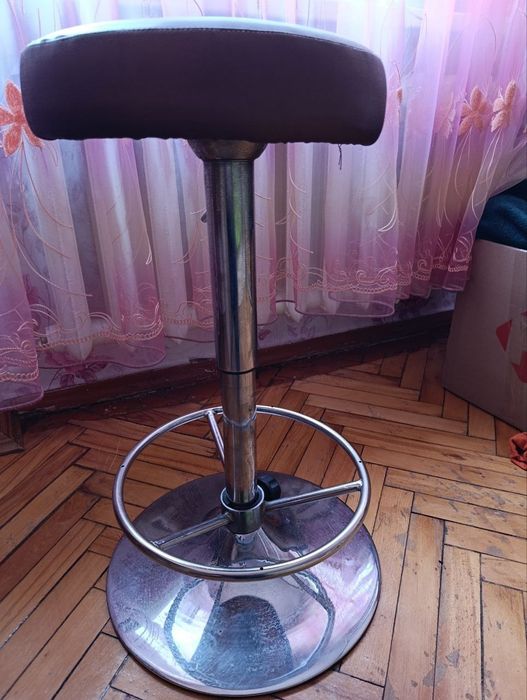 Высокие, барные стулья (3шт)