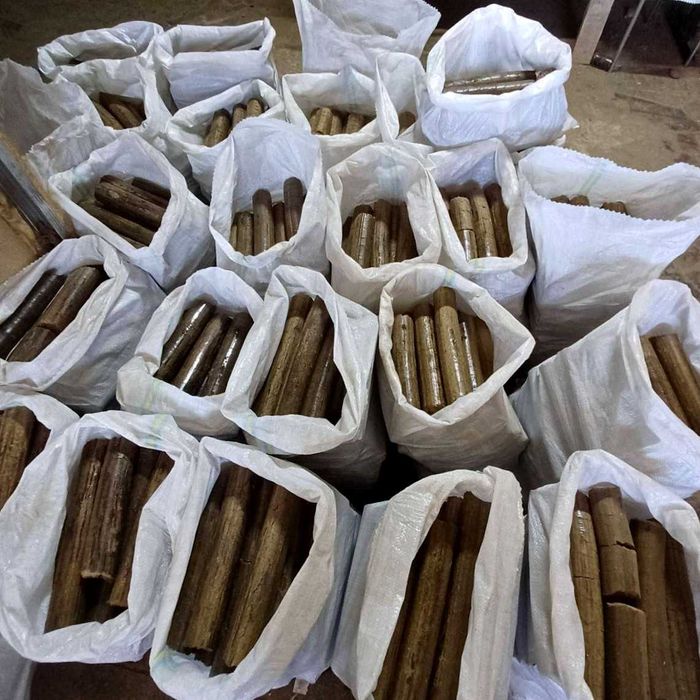 Вугілля брикети пелети тепло для надійного дому