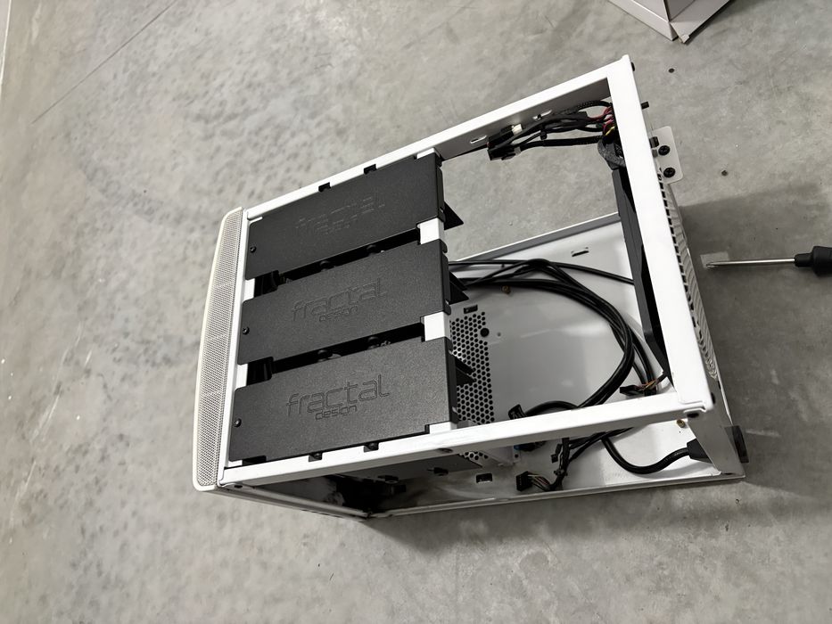 Caixa ITX Fractal Node 304