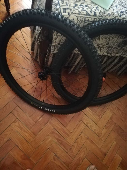 Rodas Novas Specialized Alloy 29 com 30 mm de diâmetro interno