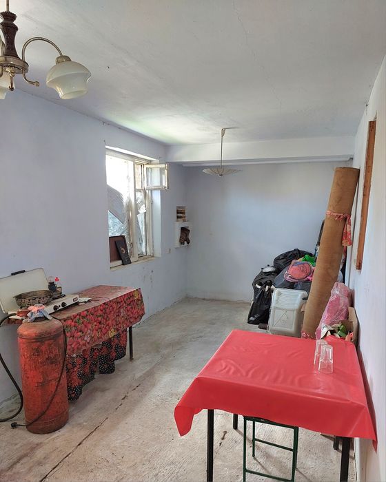 Продам  крепкий дом в пригороде Черноморска