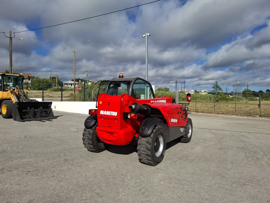 Manitou telescópico MT625 com matrícula