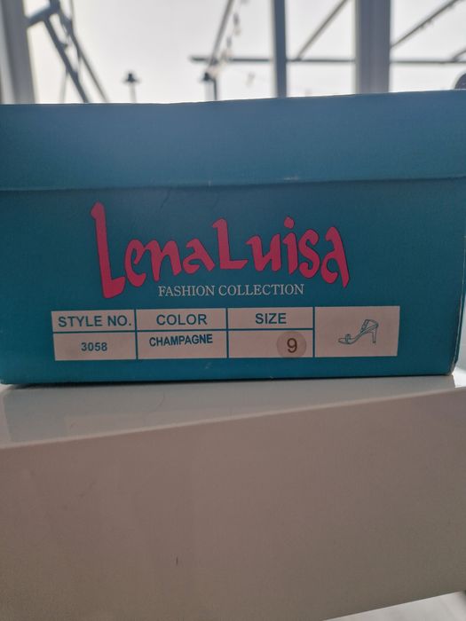 Buty okazjonalne na obcasie