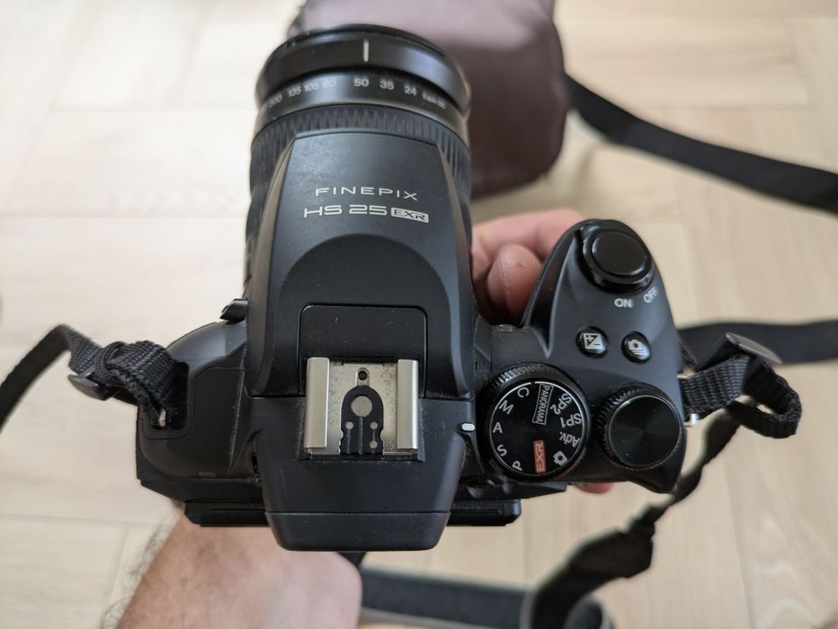 FujiFilm Finepix HS25 EXR