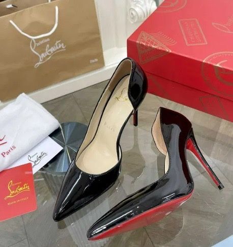 Szpilki Czarne lakierowane Christian louboutin