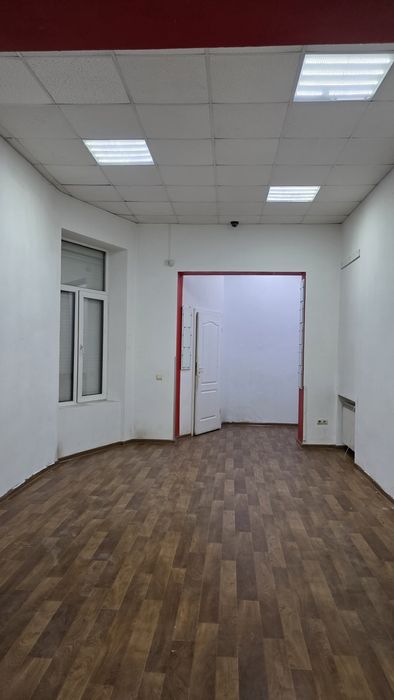 Оренда комерційного приміщення 78м2 біля  ринку у ЦЕНТРІ міста