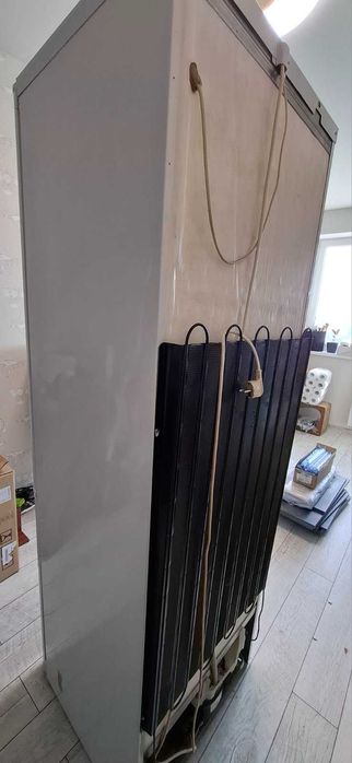 Двокамерний холодильник Indesit BIAA18H: 7 050 грн. - Холодильники