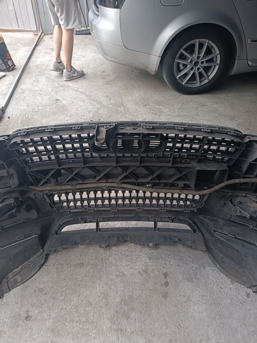 Zderzak przód kompletny audi Q7 4l