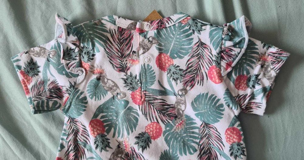 Conjunto de roupas para bebé menina