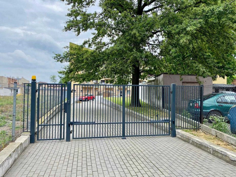 Miejsce parkingowe w ogrzewanej hali garażowej