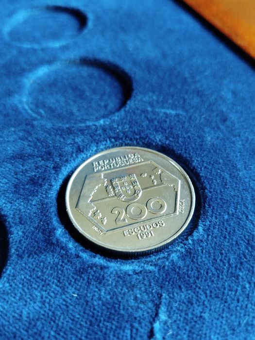 Moeda comemorativa de 200 Escudos- Navegações para Ocidente