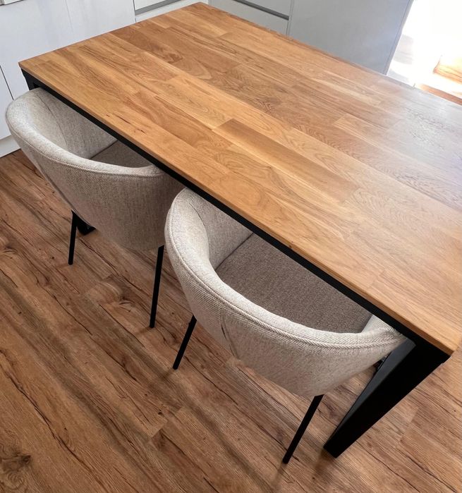 Conjunto de Mesa + Banco + Cadeiras