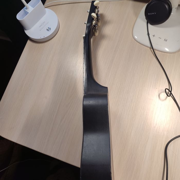 продам укулеле сопрано